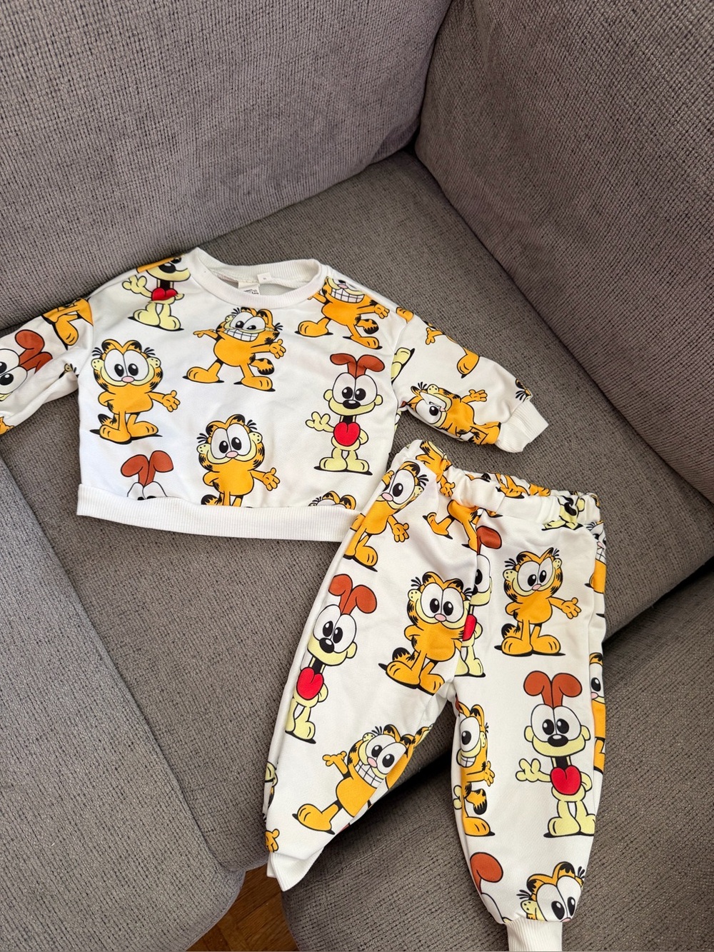 Nickelodeon White and Yellow Character Pajama Set